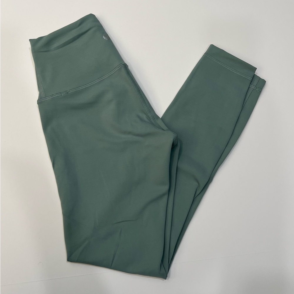 NWOT Lululemon Wunder Train High Rise Tight 25”